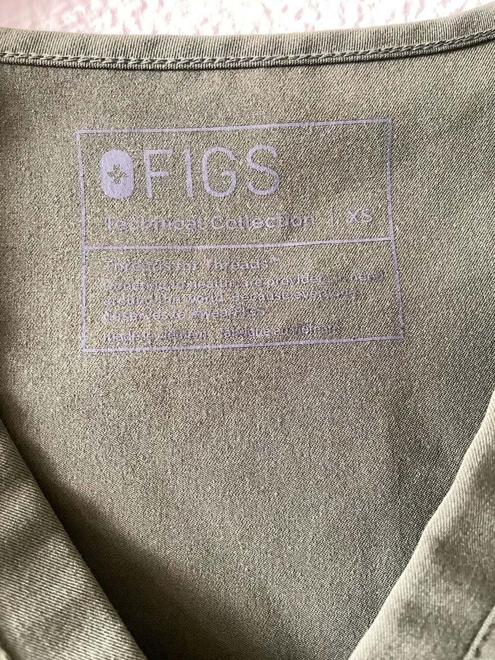 Figs Casma Three-Pocket Scrub Top Olive Green Women's XS - Picture 2 of 6